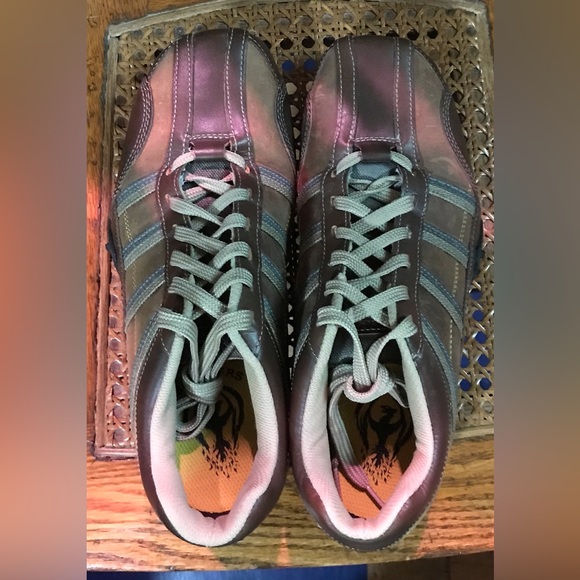 These Sketcher Mens Shoes are in great shape! Size 8.5 SN 60449 - Picture 3 of 7